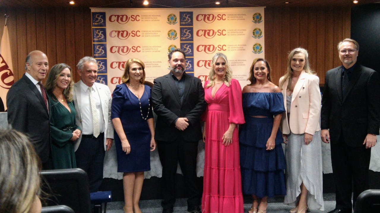 Read more about the article Representante do CRA-SC prestigia posse do CRO-SC