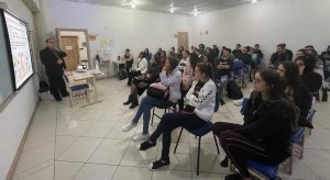 Read more about the article Estudantes da Univinte participam de palestra sobre o CRA-SC