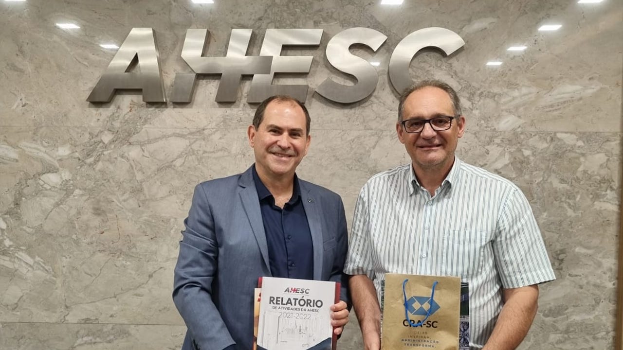 Read more about the article <strong>Presidente do CRA-SC participa de reunião com AHESC e FEHOSC</strong>