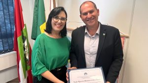 Leia mais sobre o artigo <strong>Câmara de Vereadores de Florianópolis presta homenagem ao CRA-SC</strong>