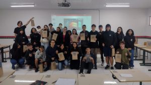 Leia mais sobre o artigo Palestra sobre comércio exterior e logística é apresentada a alunos do ensino médio