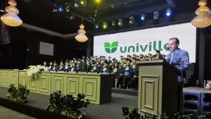 Leia mais sobre o artigo Representante regional presente em formatura da Univille