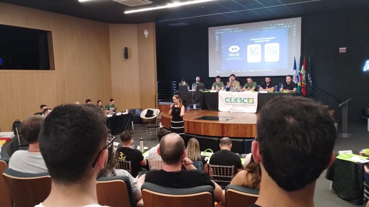 Você está visualizando atualmente CRA-SC presente em encontro de empreendedores realizado pelo CEJESC