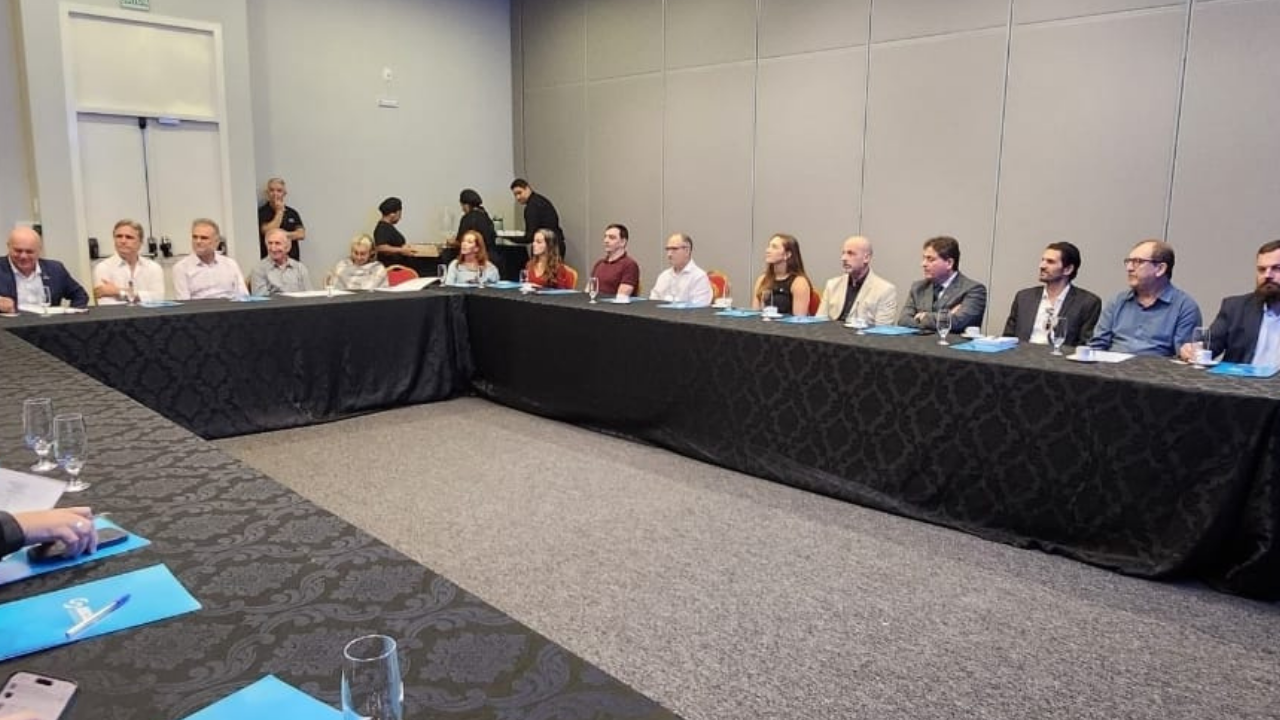 No momento, você está visualizando Presidente do CRA-SC participa da Assembleia Geral da ASCOP-SC