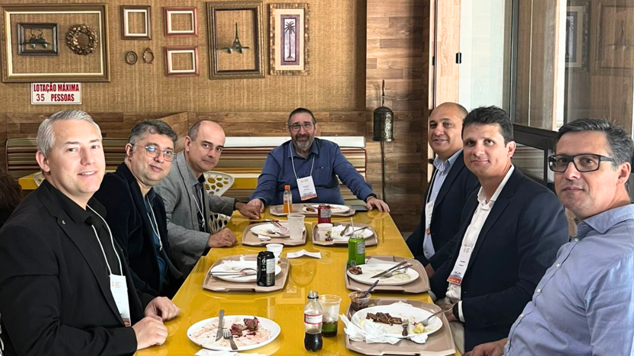 No momento, você está visualizando CRA-SC participa de debate sobre inovação e futuro industrial em Tubarão