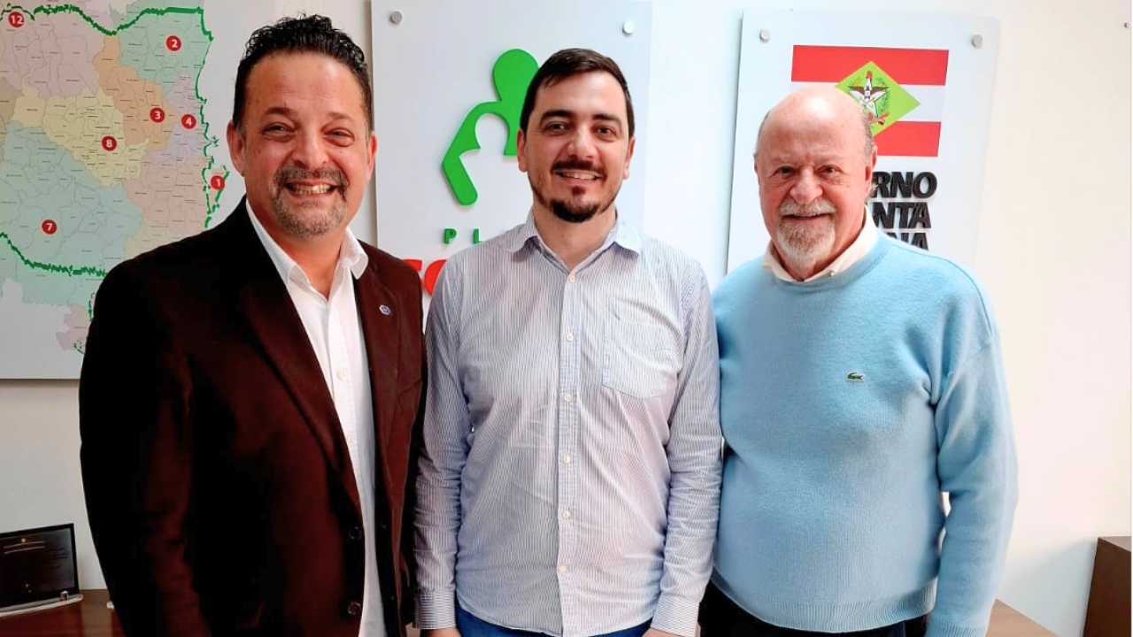 No momento, você está visualizando Presidente do CRA-SC visita SC Saúde para fortalecer cooperação em gestão pública