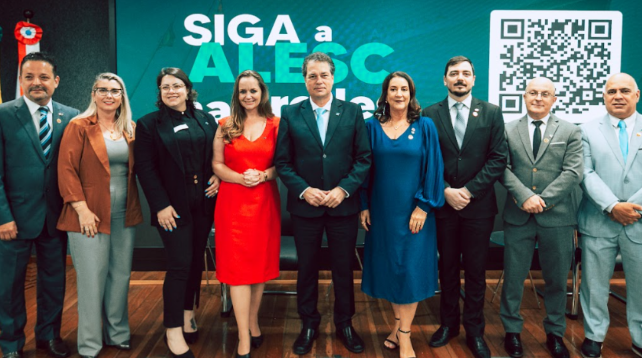 Leia mais sobre o artigo Sessão solene na Alesc celebra os 60 anos da profissão de Administrador
