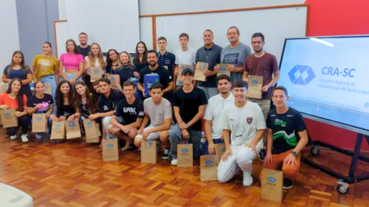 Leia mais sobre o artigo Estudantes de Administração da Unoesc recebem palestra sobre atuação do CRA-SC