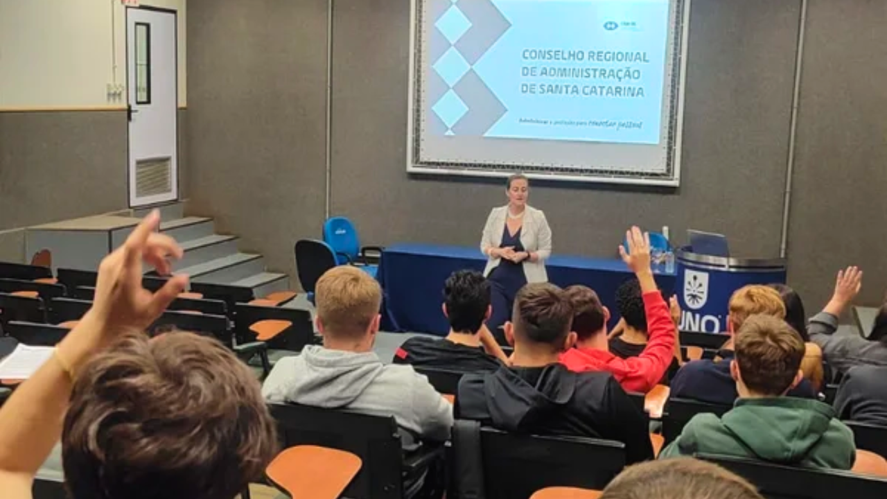 No momento, você está visualizando CRA-SC realiza palestra institucional na Unochapecó sobre profissão e mercado em Administração