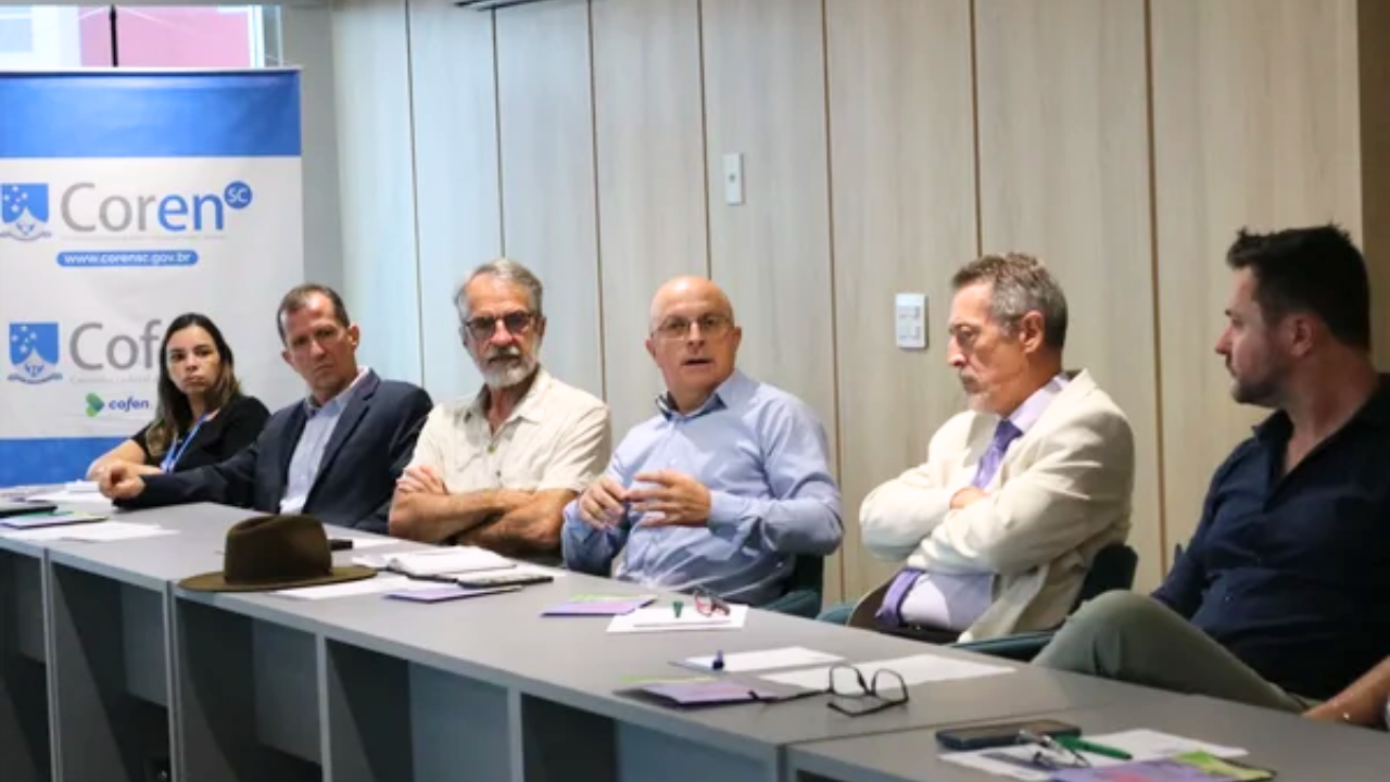 No momento, você está visualizando CRA-SC participa de Assembleia da ASCOP-SC e discute ações conjuntas entre conselhos profissionais