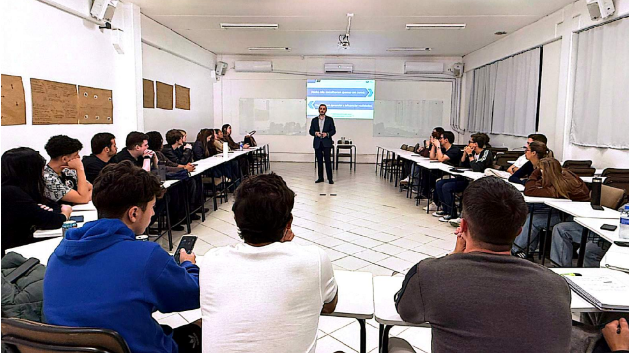 No momento, você está visualizando CRA-SC realiza palestra institucional na UNIVALI em Balneário Camboriú