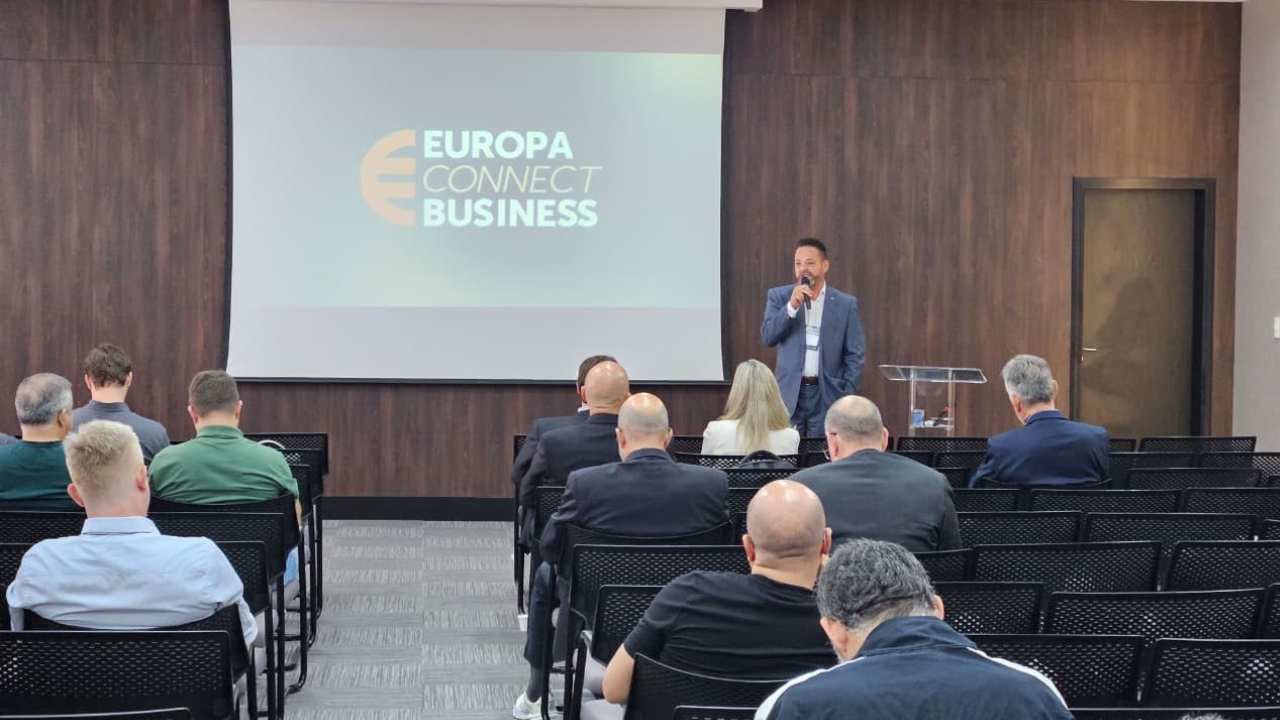 No momento, você está visualizando O CRA-SC participou do Europa Connect Business, na sede da FACISC