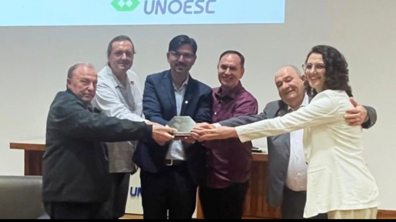 No momento, você está visualizando CRA-SC participa de encontro que celebra 40 anos da Administração na Unoesc São Miguel do Oeste