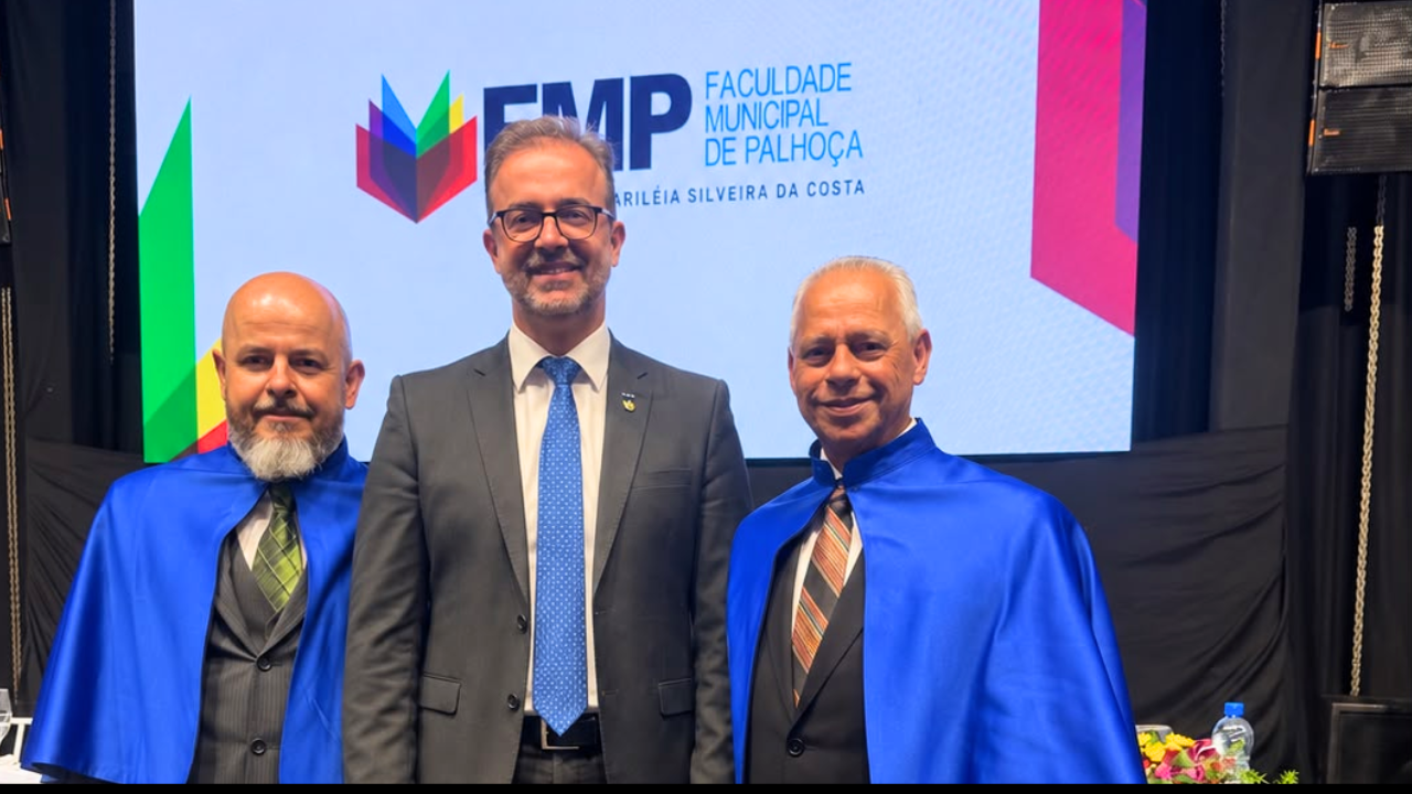 No momento, você está visualizando CRA-SC prestigia colação de grau da Faculdade Municipal de Palhoça