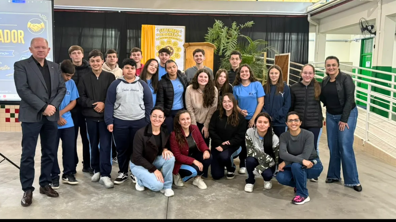 No momento, você está visualizando CRA-SC leva diálogo sobre Administração a estudantes da EEB Pedro Américo