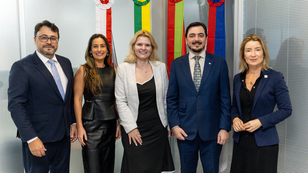 No momento, você está visualizando Presidente do CRA-SC realiza visita institucional à OAB-SC
