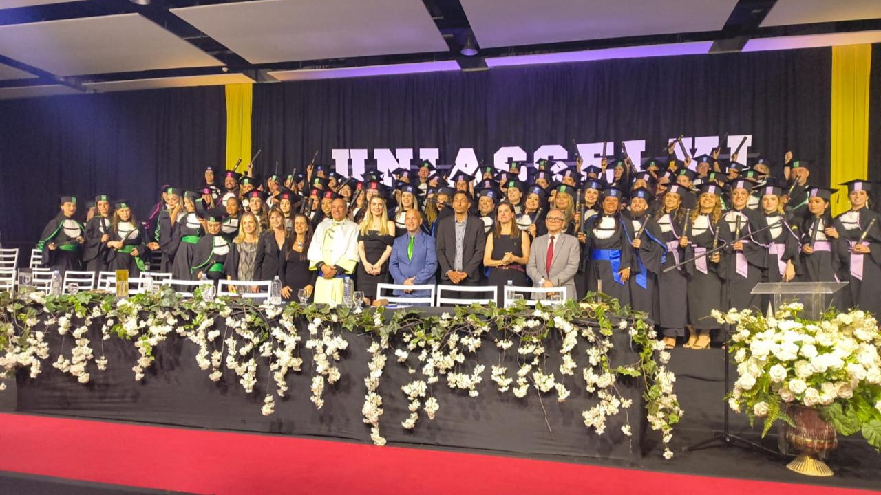 No momento, você está visualizando CRA-SC participa de colação de grau da Uniasselvi em São José